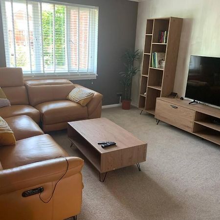 Cosy One Bed Flat Free Parking Lägenhet Send Exteriör bild