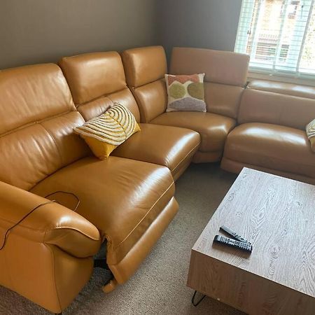 Cosy One Bed Flat Free Parking Lägenhet Send Exteriör bild
